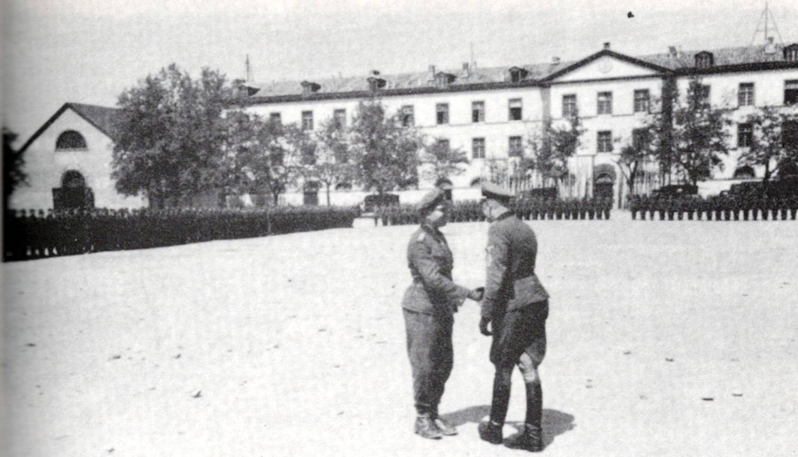Heiz-Lammerding-accueil-SS-Toulouse-1944